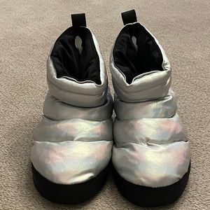 Capezio Warmup booties, size 8